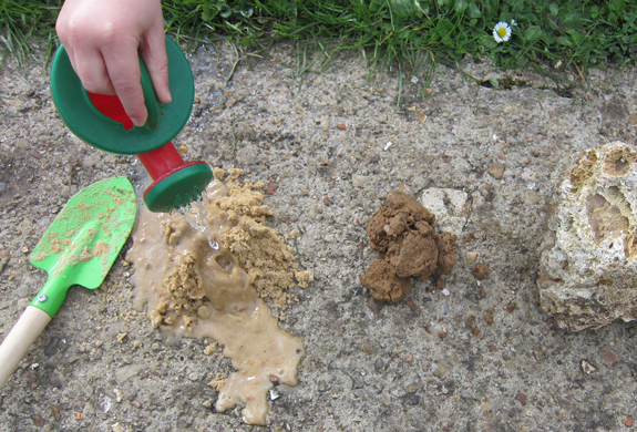 Exp&eacute;rience d'&eacute;rosion sable/argile, Copyright : Alo&eacute; Hok-Schlagenhauf.